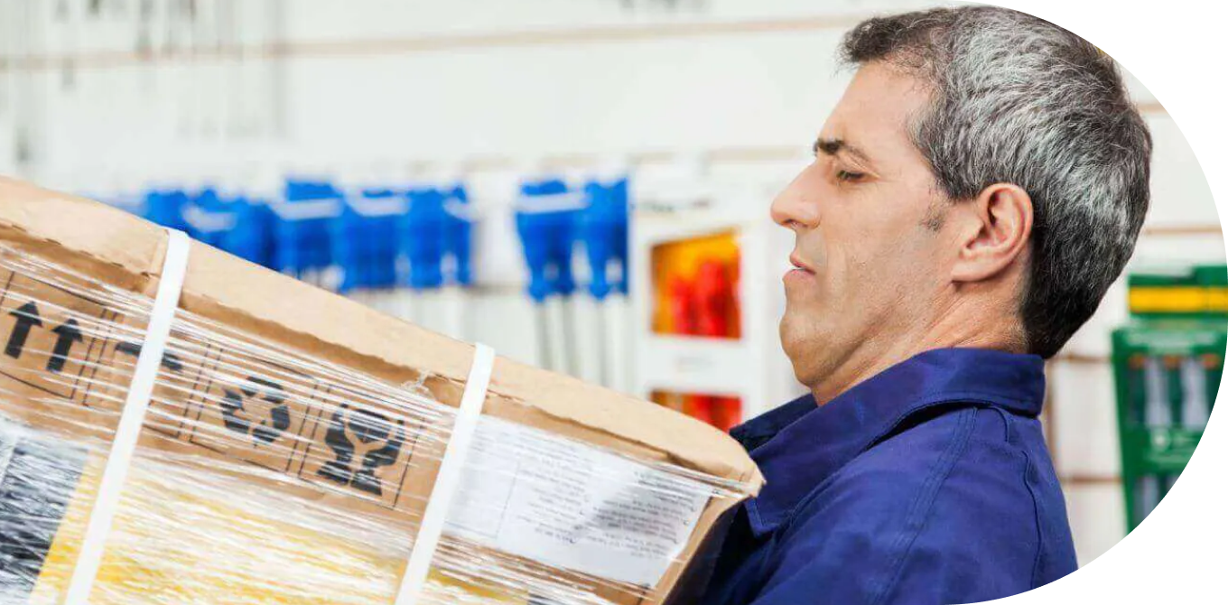 Existe uma forma correta de levantar objetos pesados para evitar dor nas costas?